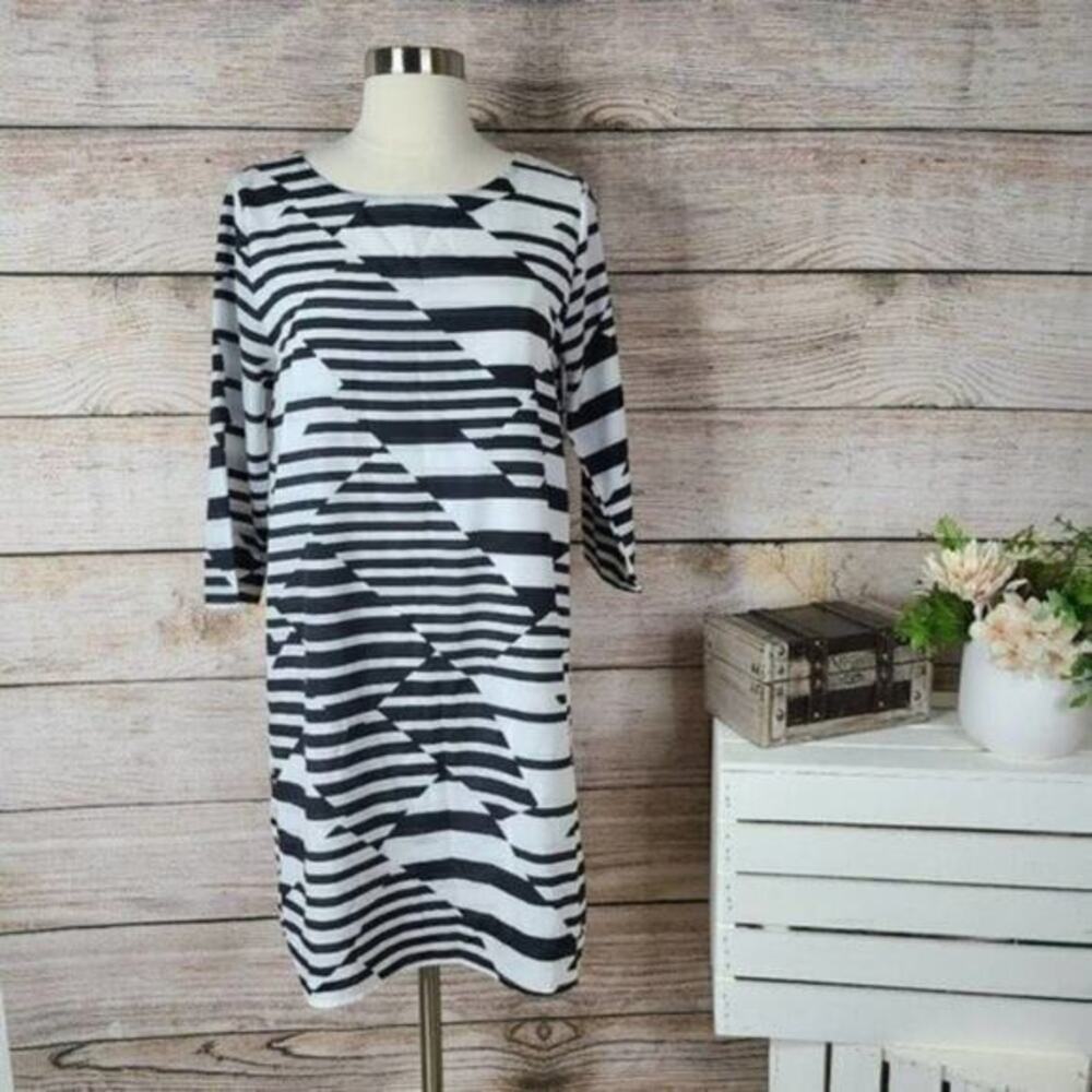 Everly Shift Dress Black White Striped Medium‎